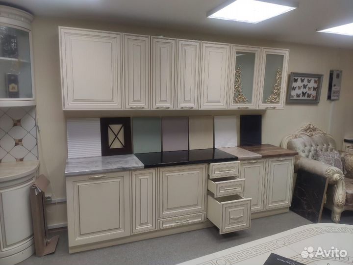 Кухня 2,80м с образца, как новая