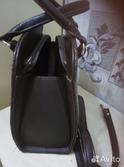 Сумка женская лакированная