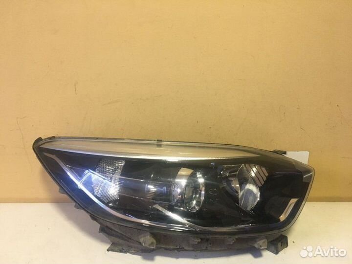Фара правая Renault Kaptur