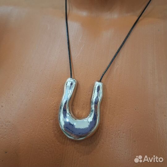 Колье кулон на шнурке