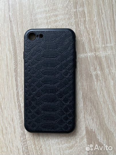 Чехол на iPhone