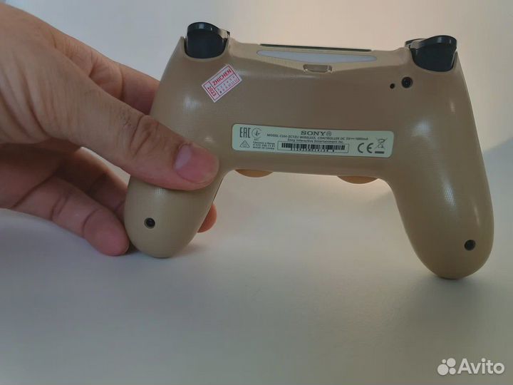 Беспроводной геймпад DualShock 4 для PS4. Золотой