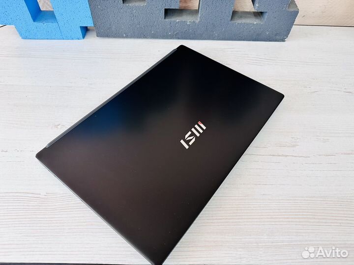 Ноутбук i3-1215u 8gb ssd 256gb