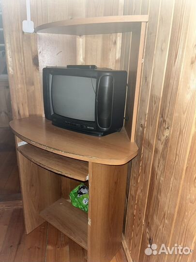 Компьютерный стол с телевизором