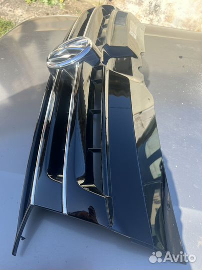 Решетка радиатора Volkswagen Multivan T5