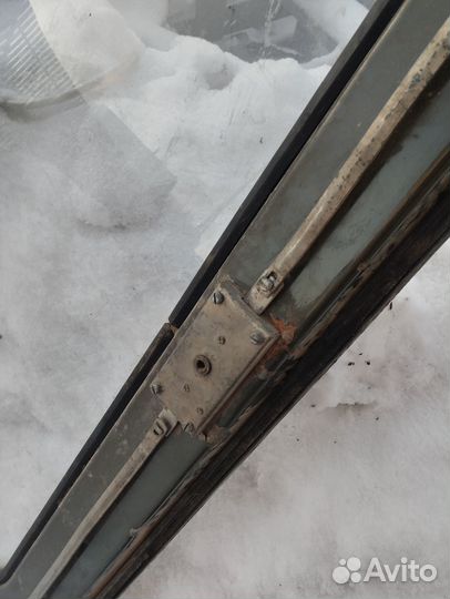 Продам рамку (хлопушка) со стеклом багажника