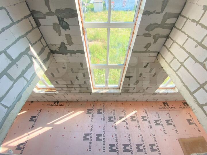 Коттедж 183 м² на участке 8 сот.