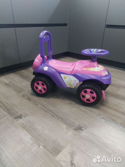 Машинка-каталка