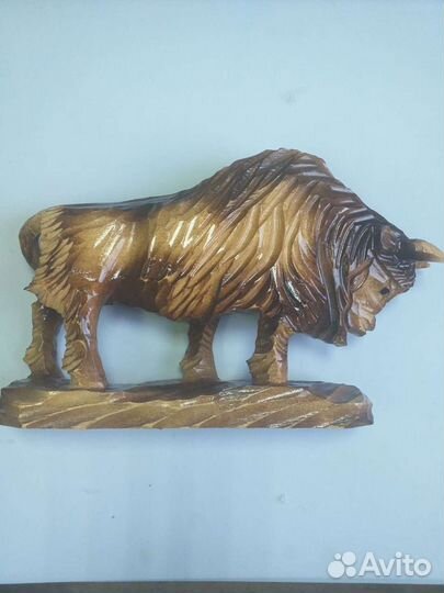 Деревянная фигура Зубр