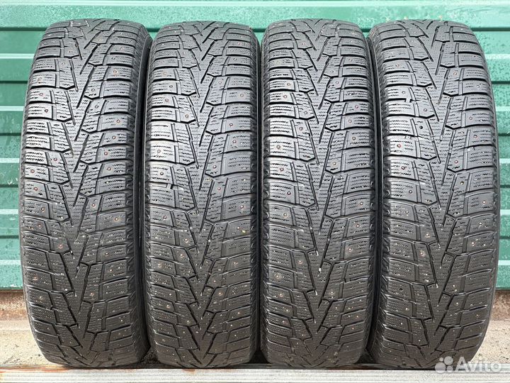 Roadstone Winguard WinSpike 215/65 R16