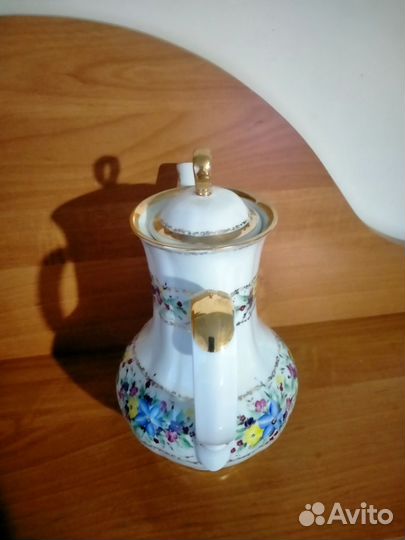 Кофейник фарфоровый