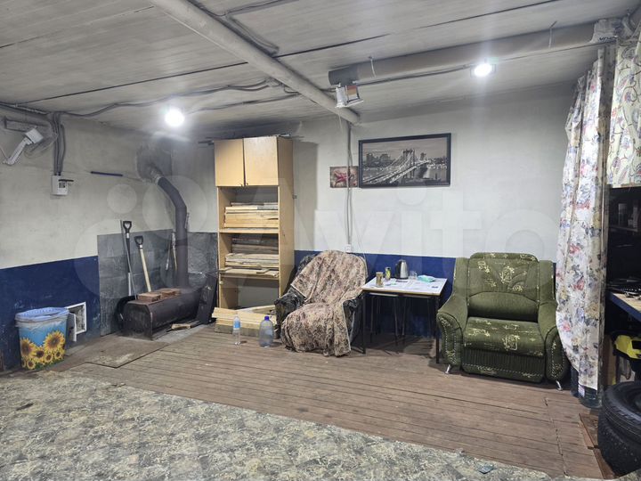 Гараж, > 30 м²