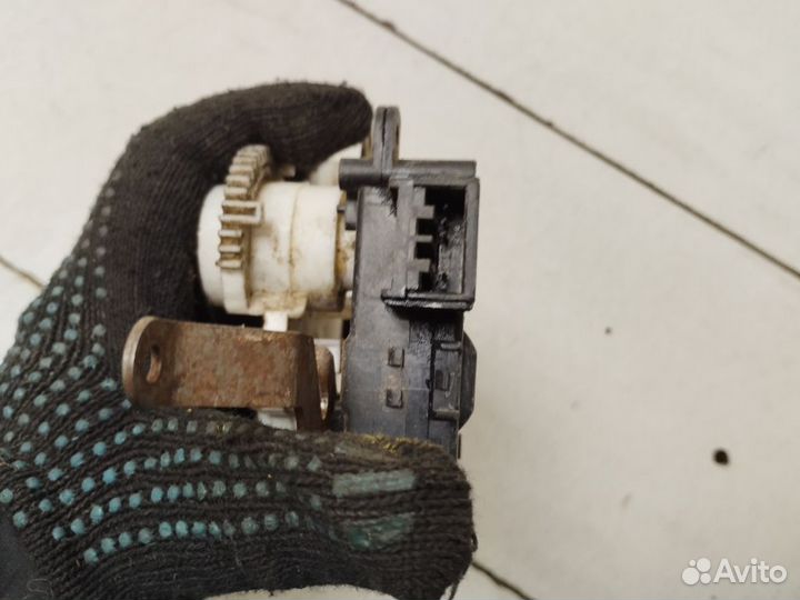 Моторчик заслонки печки