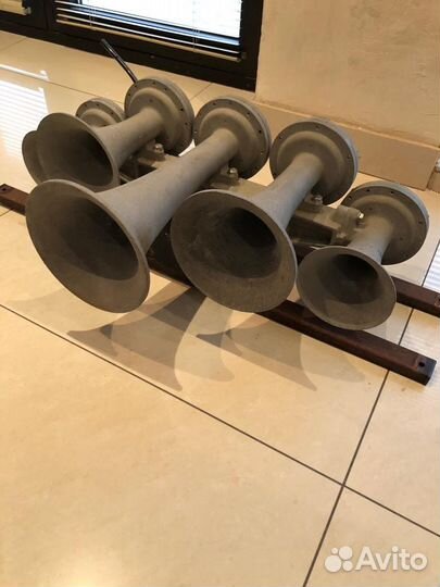 Тифон с американского паровоза