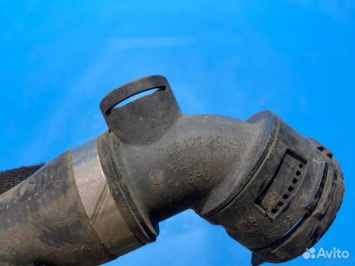 Патрубок радиатора верхний Audi Q7