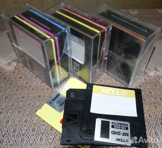 Floppy Drive (флоппи-дисковод)