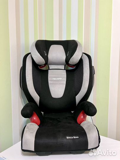 Автомобильное кресло Recaro Monza Nova