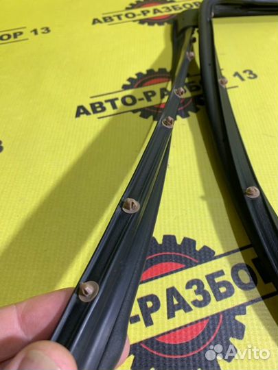 Уплотнитель двери задний правый Kia Ceed 3 CD 1.6