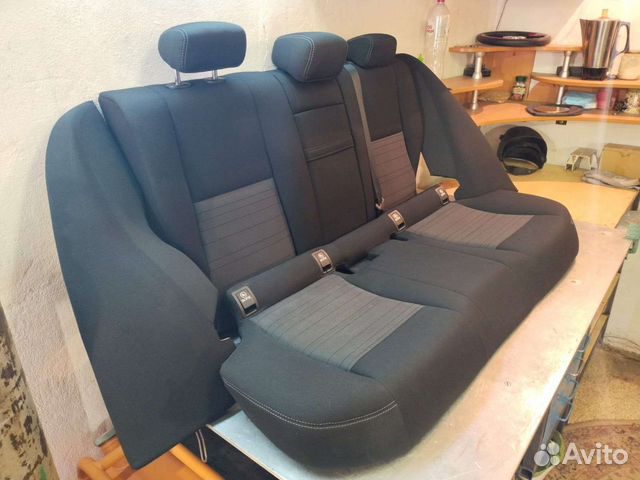 Заднее сиденье Mercedes Benz