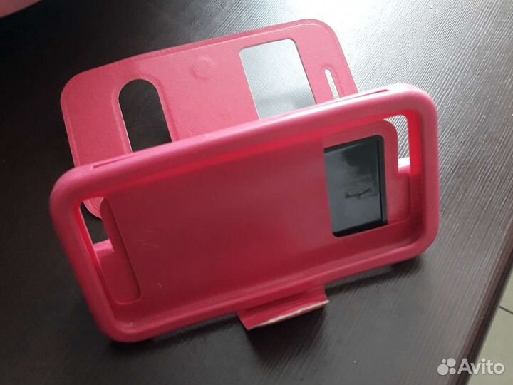 Чехлы на телефон