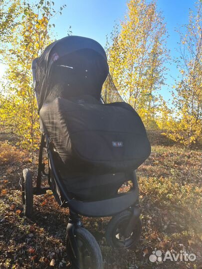 Коляска прогулочная всесезонная