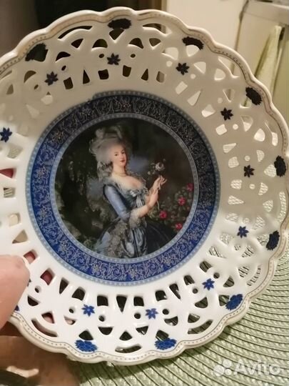 Конфетница фарфоровая