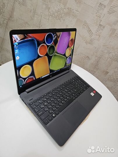 HP IPS/Athlon Gold/SSD 256GB/8 GB