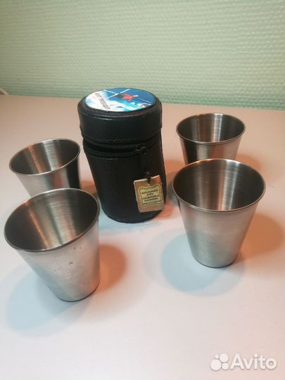 Набор металлических рюмок в кожаном футляре