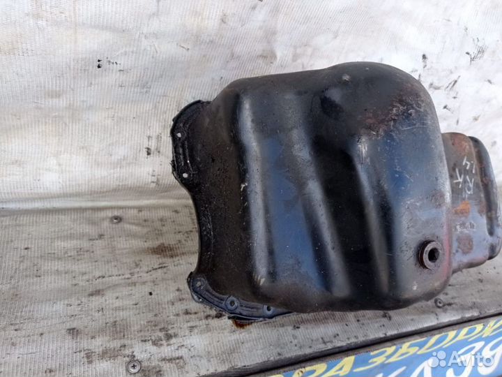 Renault Kangoo масляный поддон двигателя 1.4