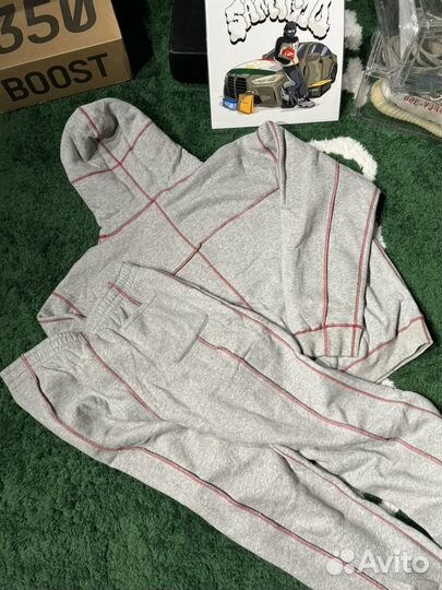 Костюм supreme