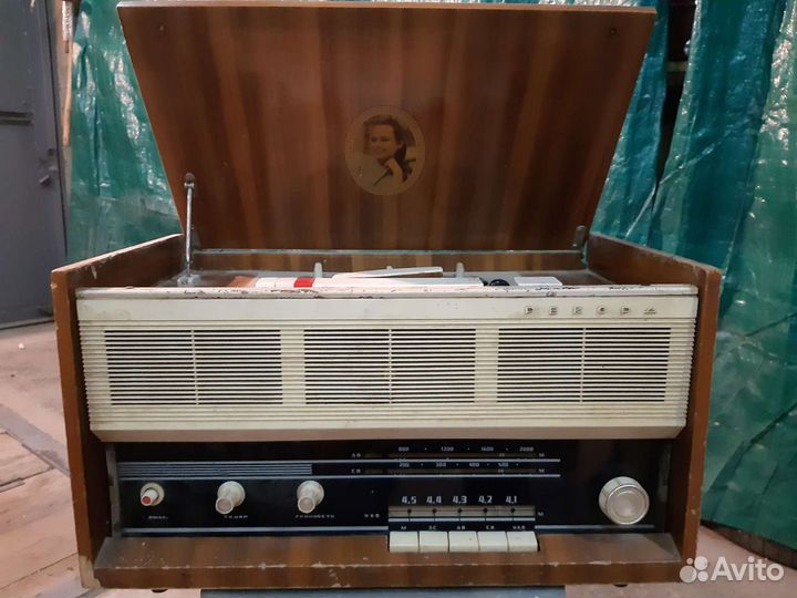 Ламповая радиола Рекорд