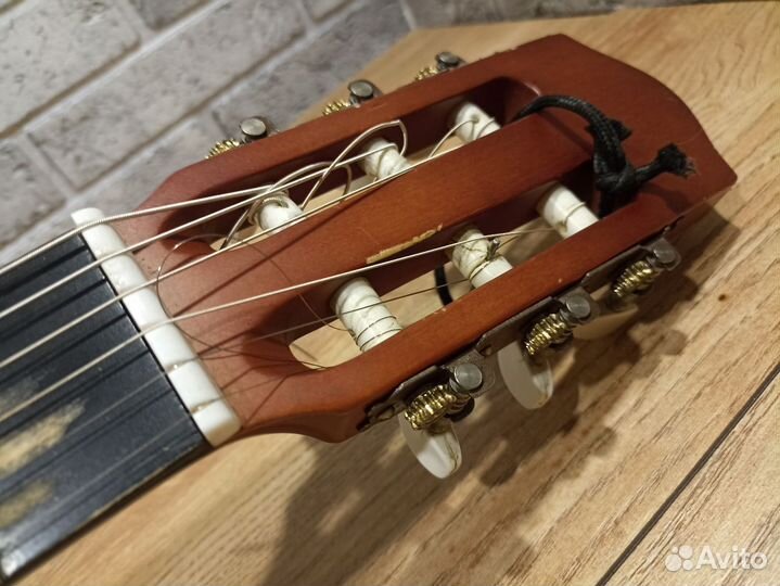 Гитара акустическая