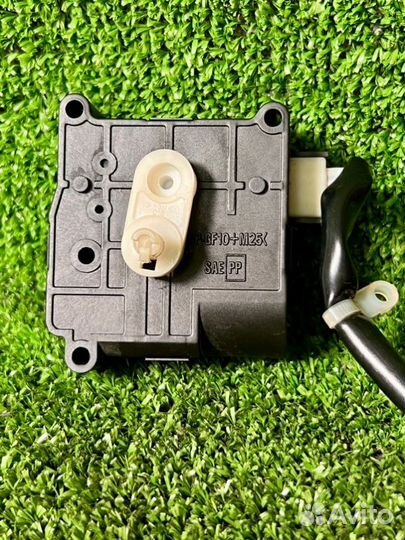 Сервопривод заслонок печки Toyota