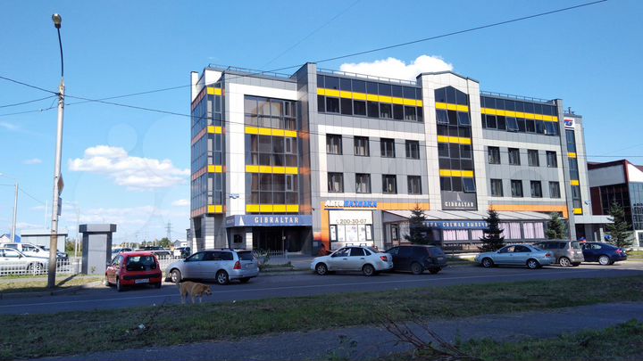 Продаю первый этаж бизнес центра, 480 м²