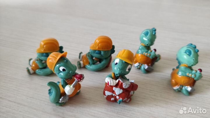 Киндер сюрприз Дино строители