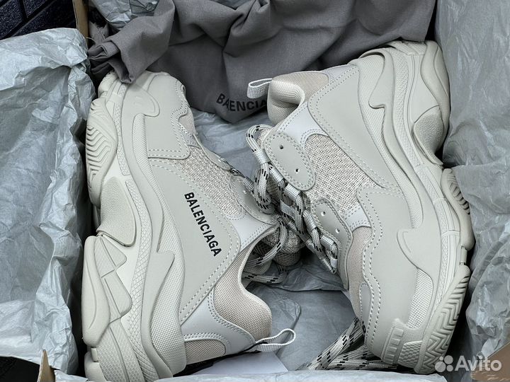 Кроссовки Balenciaga Triple S Beige