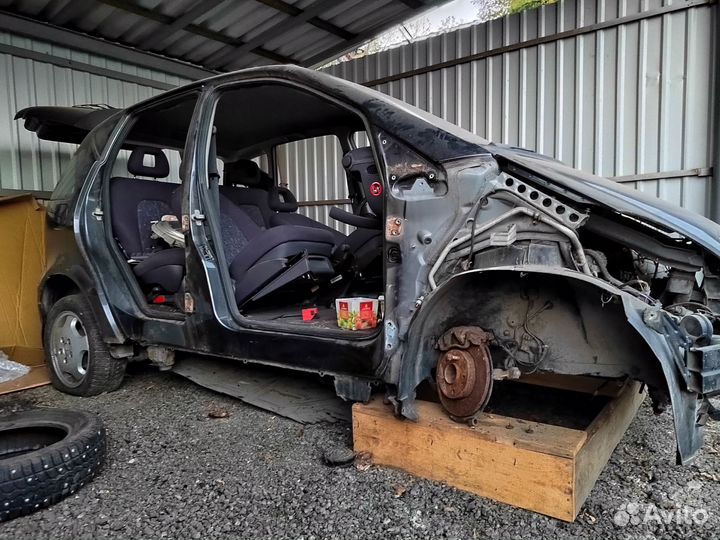 Mercedes W168 на разбор - без правого порога