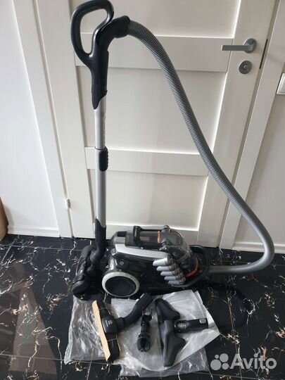 Пылесос Electrolux Ultra Captive EUC98TM