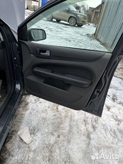 Дверные карты/Обшивки Ford Focus 2