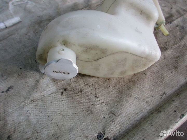 Бачок расширительный Mitsubishi ASX 2010 (1375A335