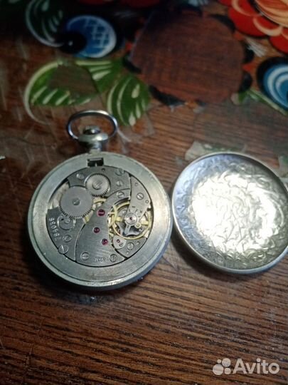 Часы карманные молния и наручные Восток амфибия