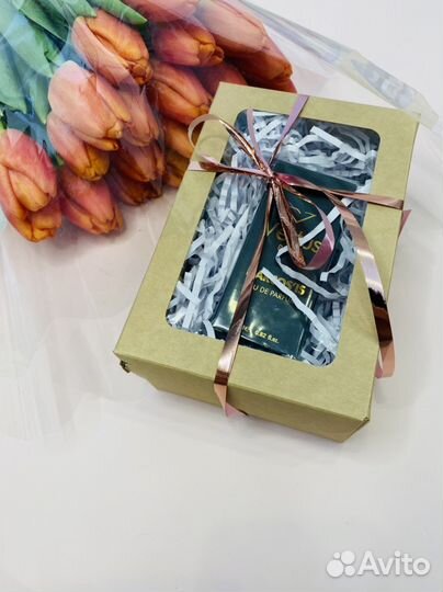Духи в подарочной коробке