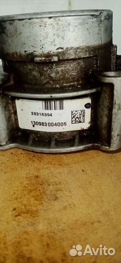 Дросельная заслонка на двигатель 4216