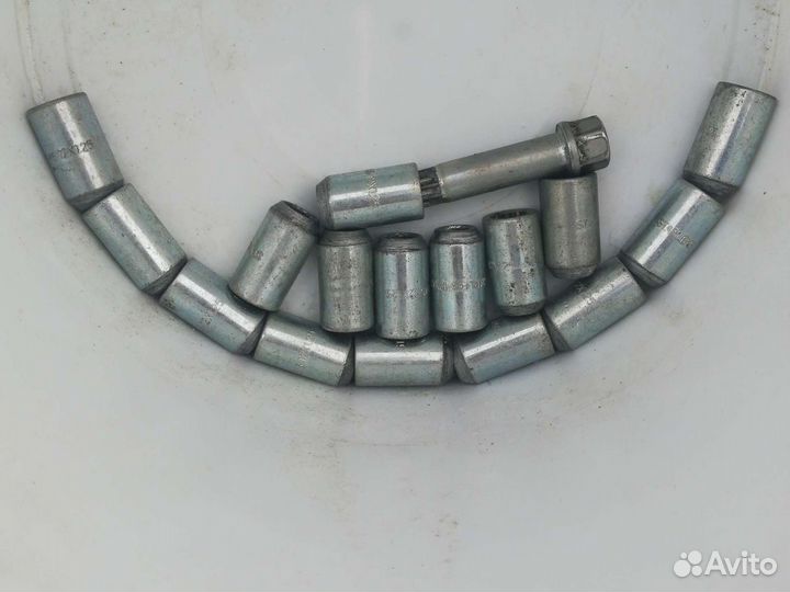 Колесные гайки