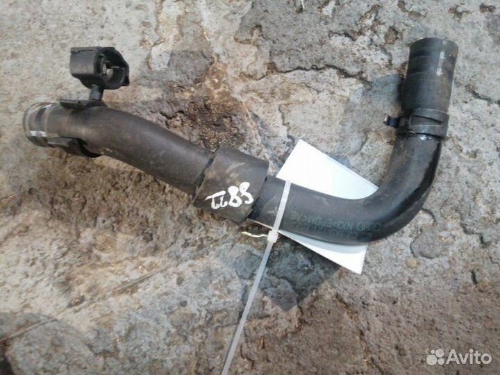 Патрубок системы охлаждения Volkswagen Passat B6