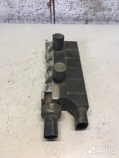 Блок клапанов пневмоподвески Mercedes-Benz S-Class