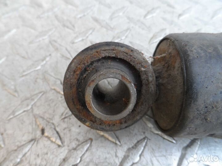 Амортизатор задний R Hyundai H1 2 553004H150