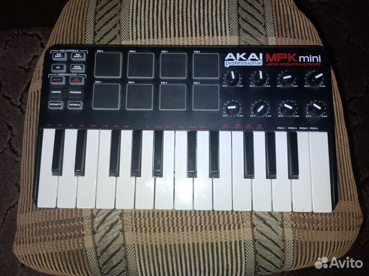 Akai MPK mini