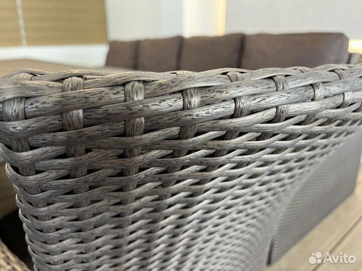 Плетеная садовая мебель из ротанга