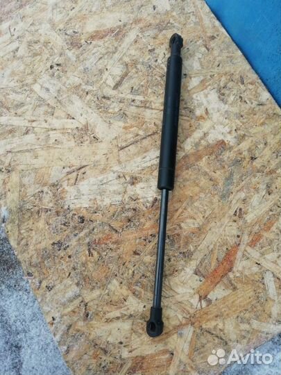 Стойка амортизатор капота бмв 5 E60 E61 BMW 5 E60